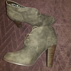 Lace up heel bootie